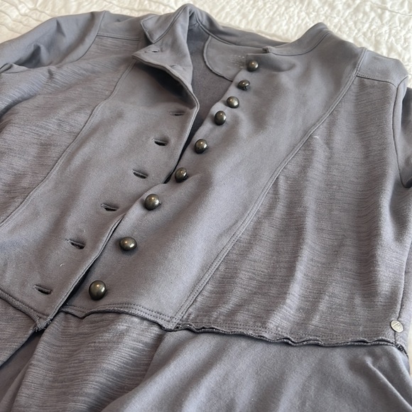 Gray jacket - Picture 2 of 5